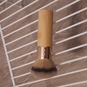 Tarte Brush